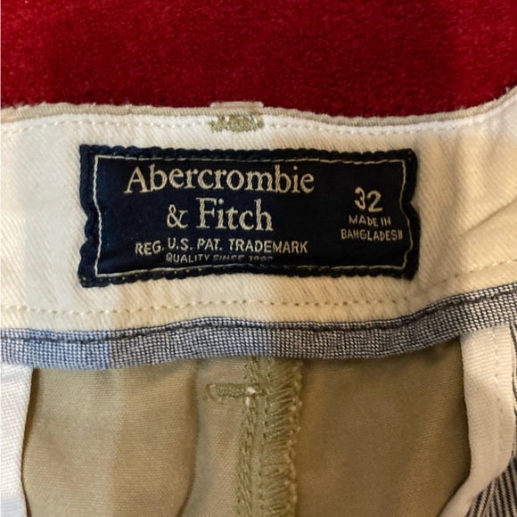 Abercrombie and Fitch men’s 32 waist khaki shorts - Picture 3 of 6
